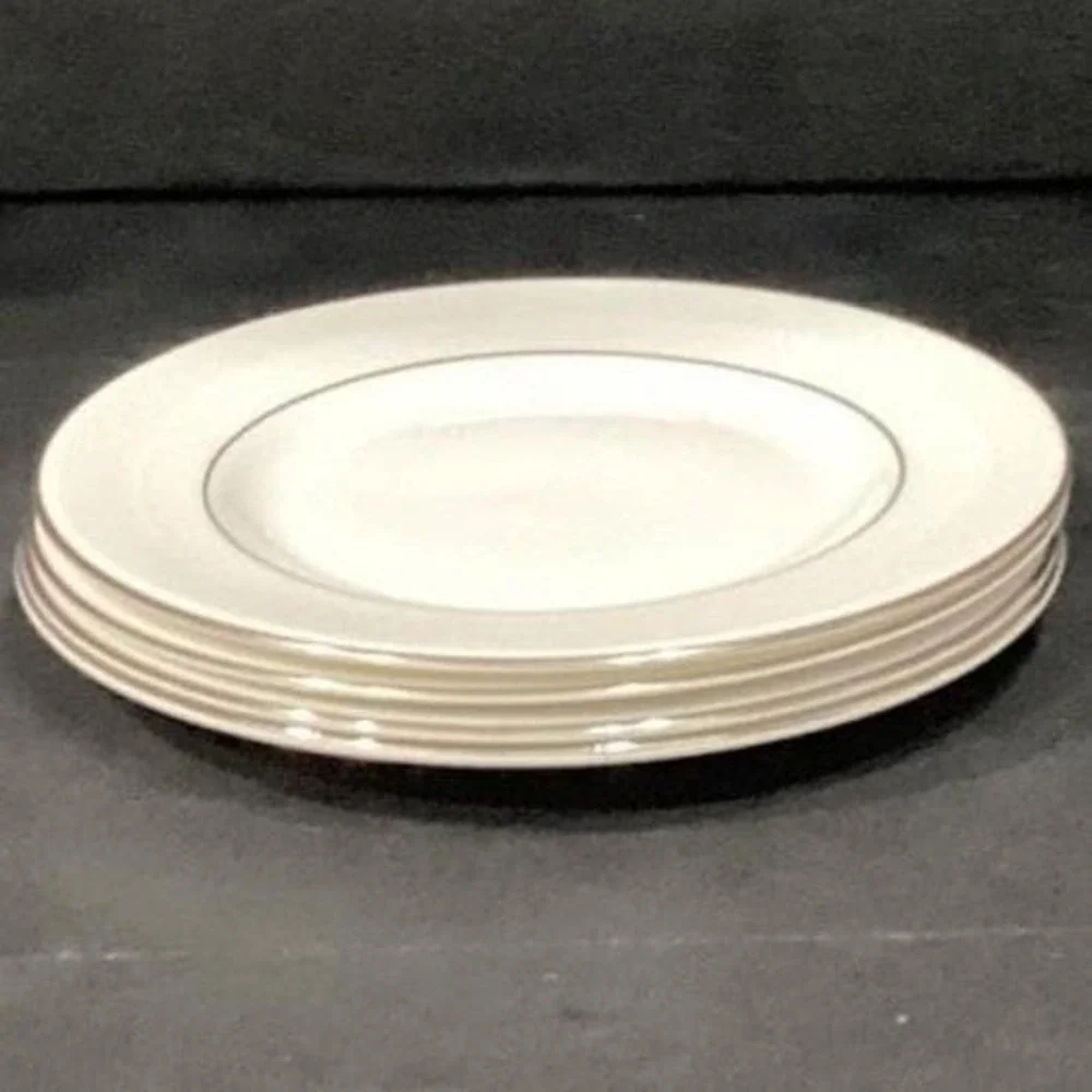 Royal Doulton Amulet Bread & Butter Plates, Set of 4 White Bone China Dinnerware